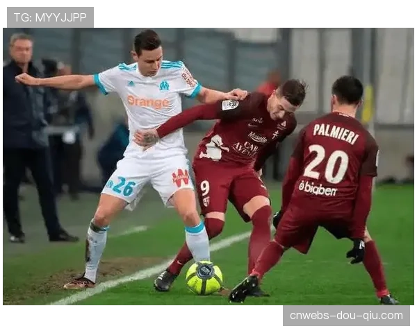 雷恩对阵斯特拉斯堡：控球率争夺中的中场对决